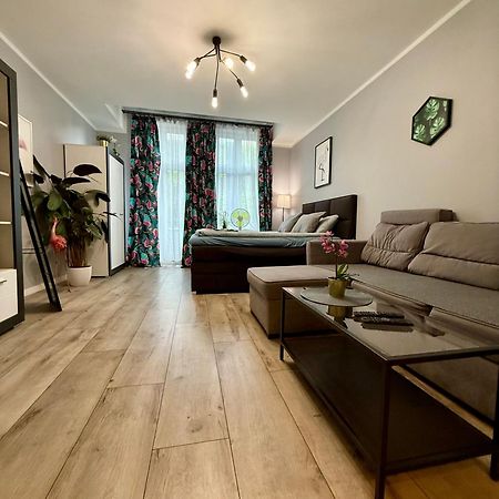 Apartament Flaming Z Balkonem - Scisle Centrum Naprzeciwko Pkp I Pks - Self Check In - Darmowy Parking - Pozne Wymeldowanie - Wystawiamy Fv Opole Exterior foto